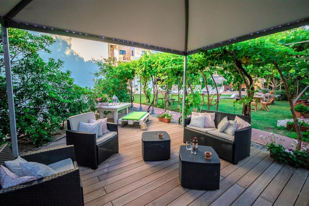 Posezení v ubytování Hotel Ariadimari