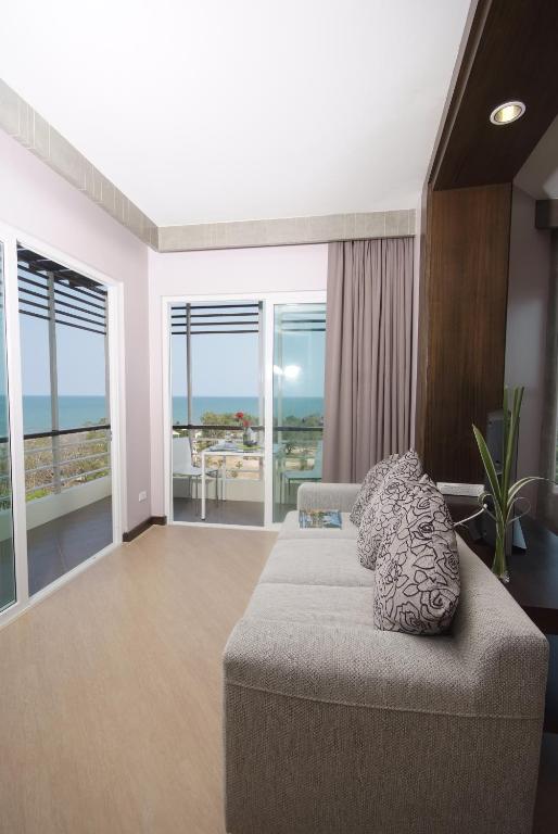 Posezení v ubytování Silathip Huahin Serviced Apartment & Hotel