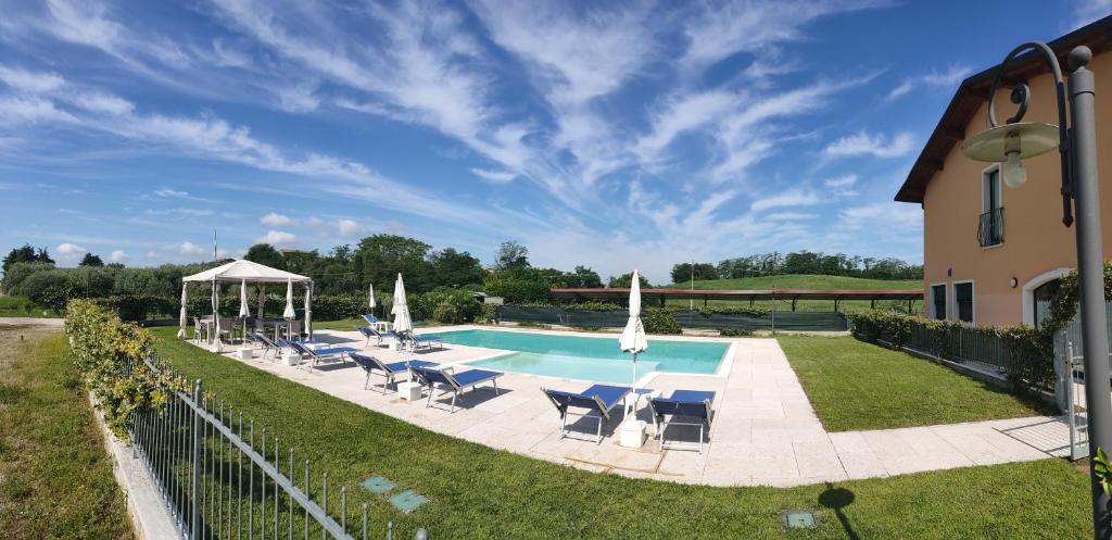 Bazén v ubytování Hotel Agli Ulivi nebo v jeho okolí