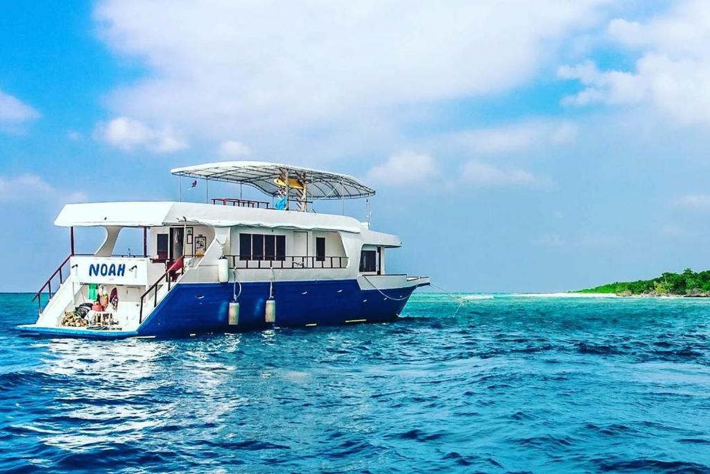 safari vessel maldives