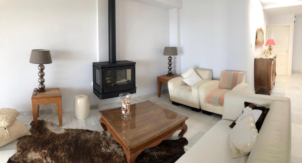 Posezení v ubytování La Herradura 3 bedroom apartment