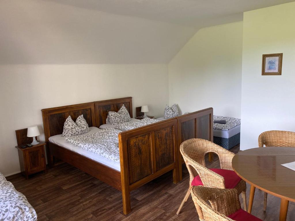 Ubytování U Kloučků v Potvorově - Two-Bedroom Apartment