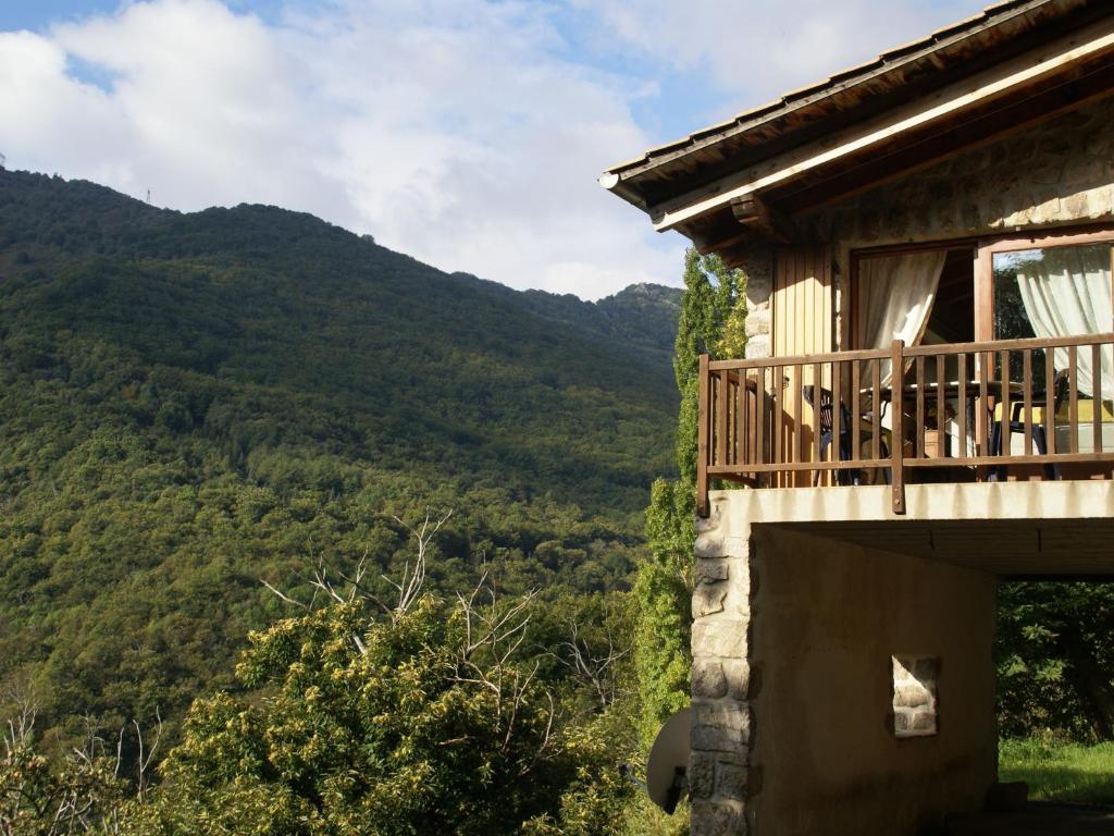 Vintage Holiday Home near the Rhone Alpes in Burzet