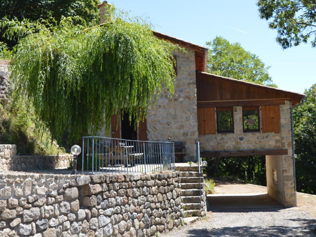 Vintage Holiday Home near the Rhone Alpes in Burzet