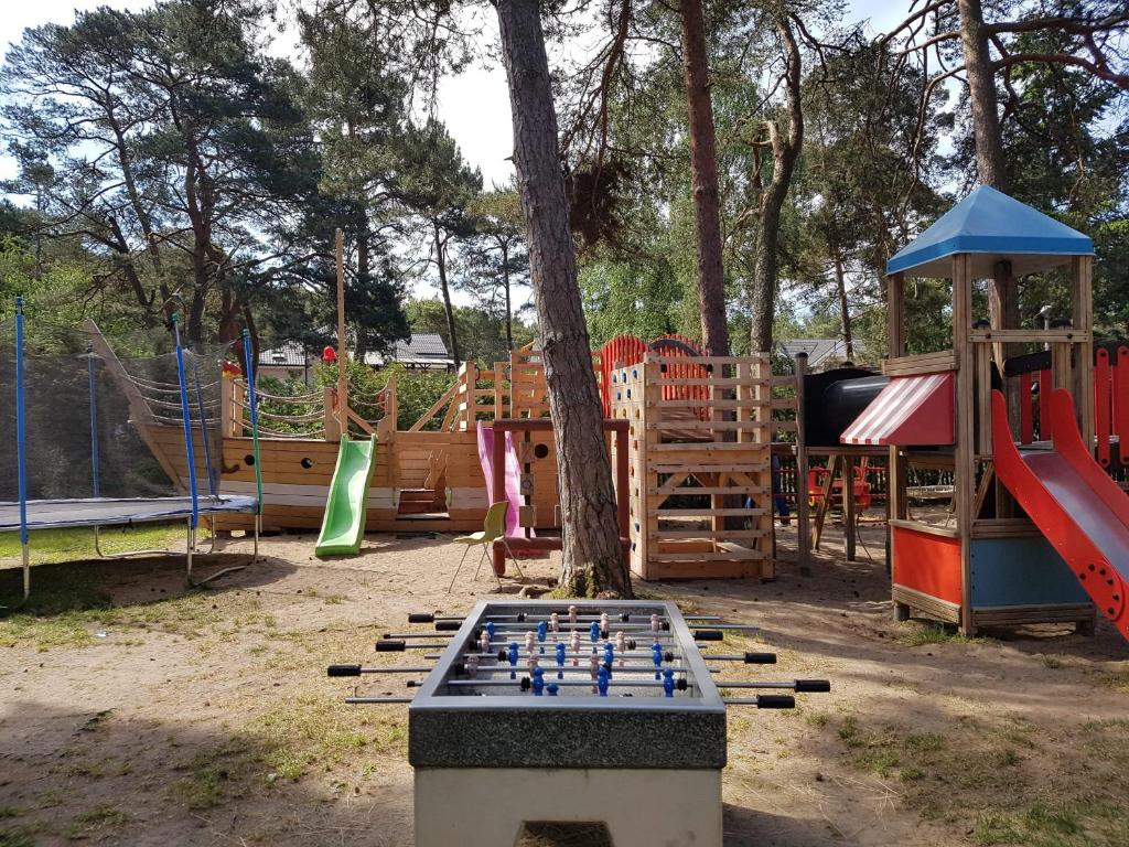 Herní místnost nebo prostor pro děti v ubytování domy szeregowe Nasza Chata - 4 minuty od plaży