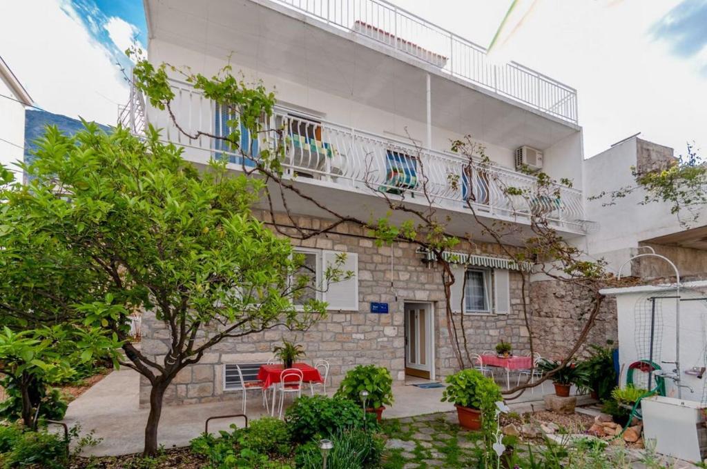 Budova, kde se apartmán nachází