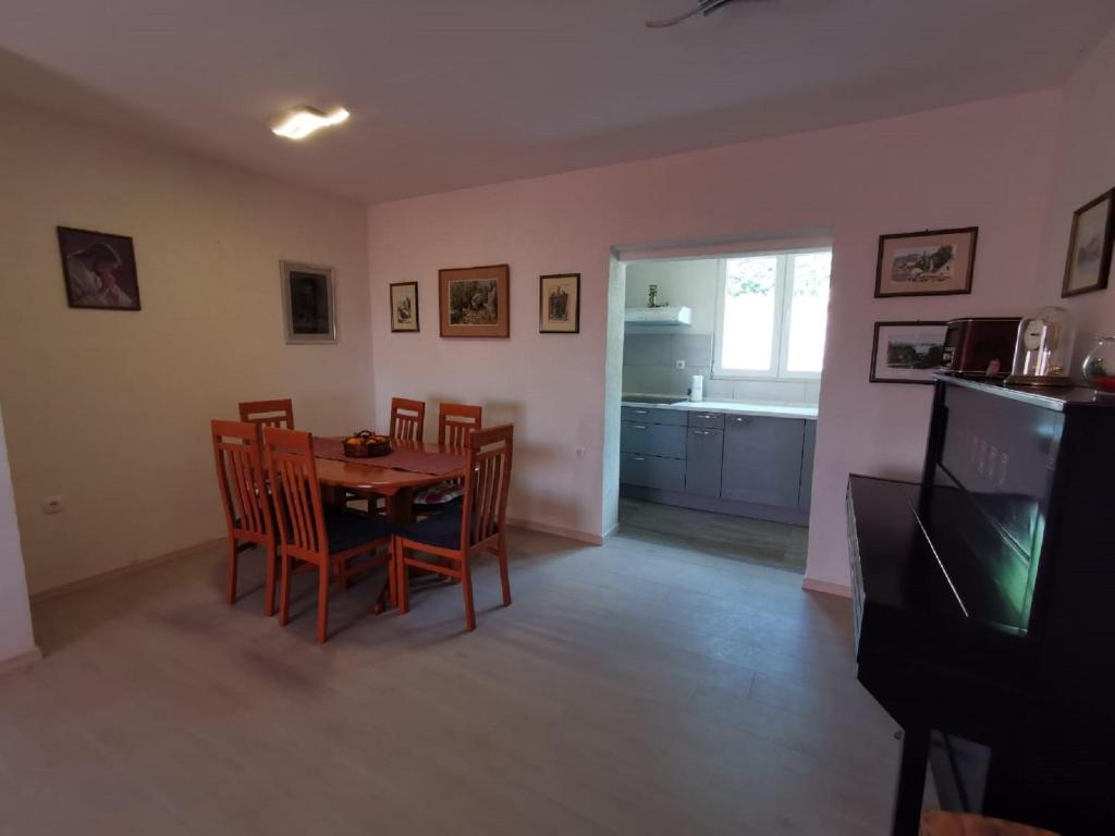 Posedenie v ubytovaní Apartment Nera