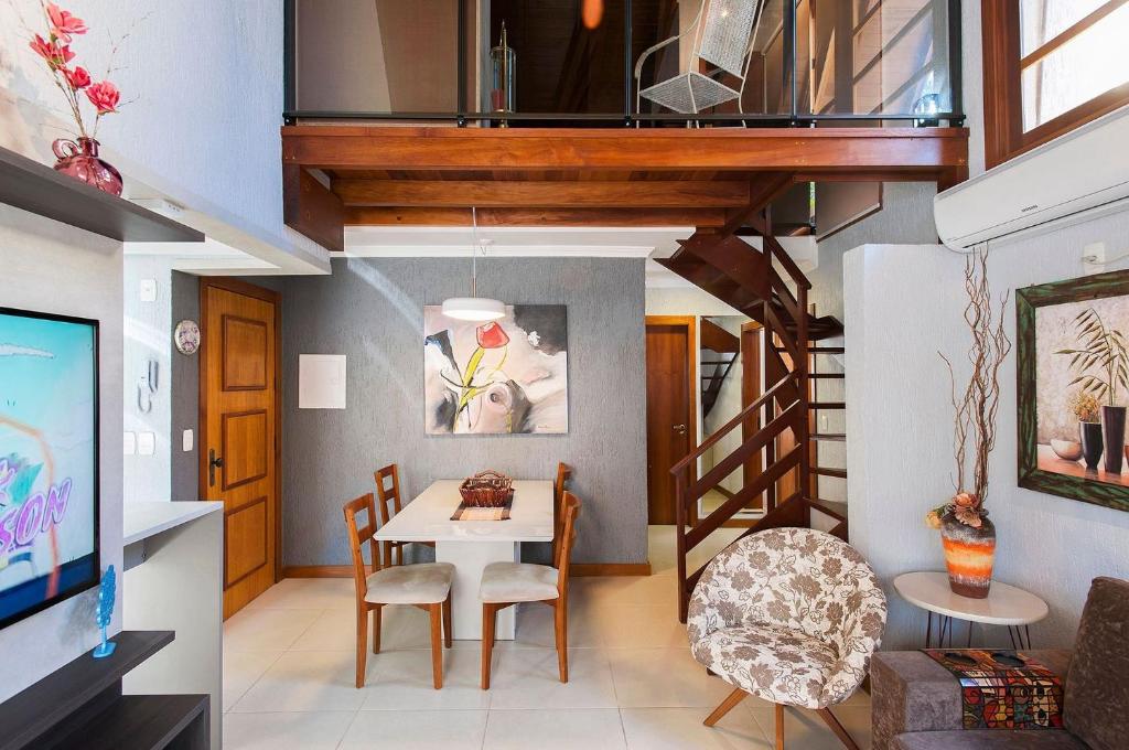 VILLA 306 - COBERTURA 3 DORM. EM COND. C/ PISCINA JUNTO AO CENTRO  VILLA 306 - COBERTURA 3 DORM. EM COND. C/ PISCINA JUNTO AO CENTRO