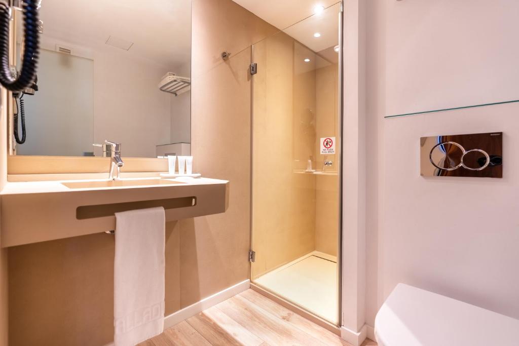 Hotel Palladium - Chambre Simple Avec Balcon