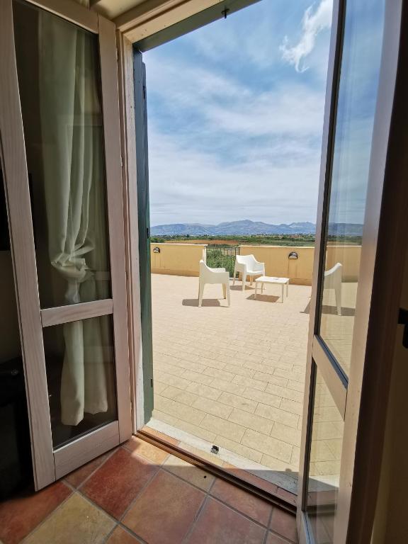 Azienda Agrituristica Baglio Carta - Quadruple Room With Terrace