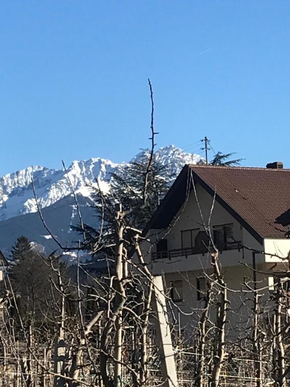 Nespecifikovaný výhled na hory nebo výhled na hory při pohledu z apartmánu