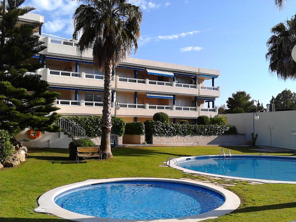 Gran terraza, jardín privado, piscina, playa cercana, wifi ...