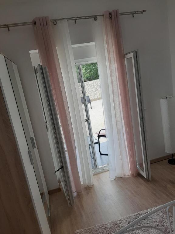 Zdjęcie z galerii obiektu Ferienhaus Karlo w mieście Pridraga