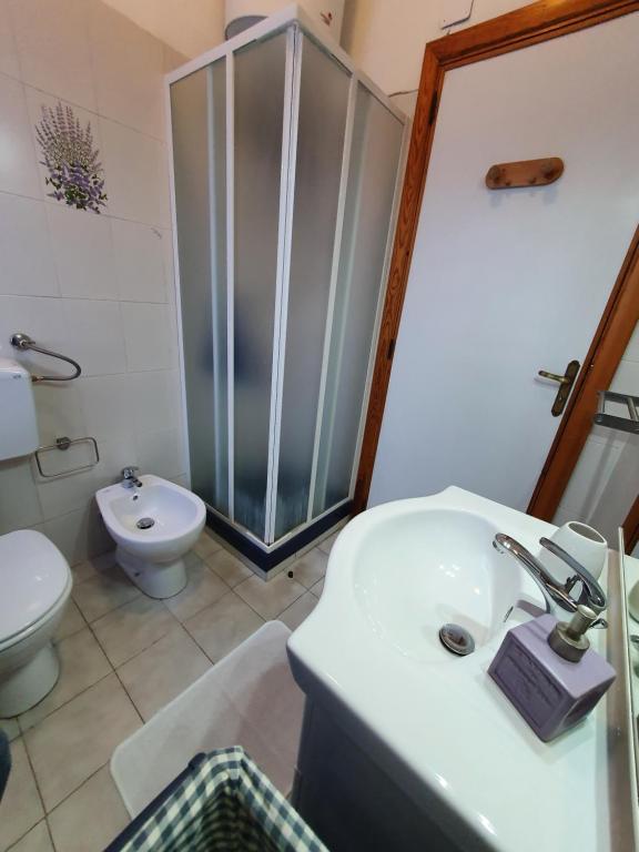 Łazienka w obiekcie Profumo di lavanda Taormina