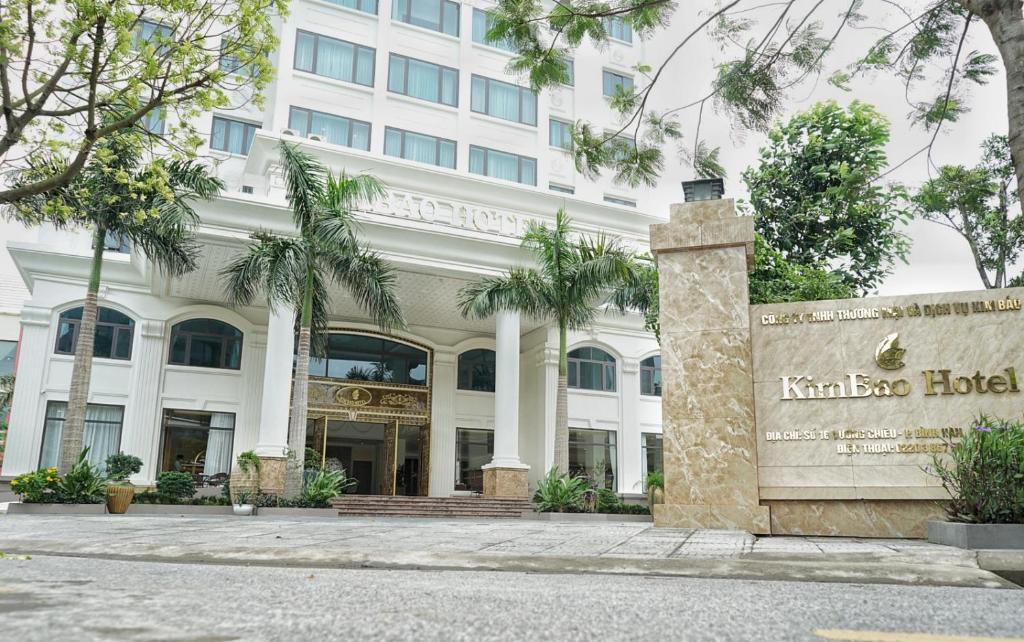 a sign in front of the nimbus hotel at Kim Bao Hotel in Hải Dương