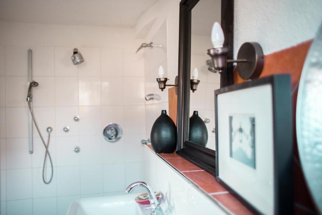 Bed & Breakfast Unter den Linden - Double Room With Private Bathroom