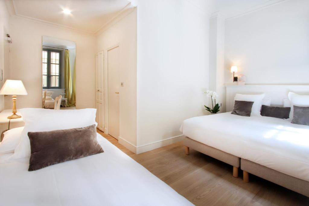 Les Quatre Dauphins - Resim 44