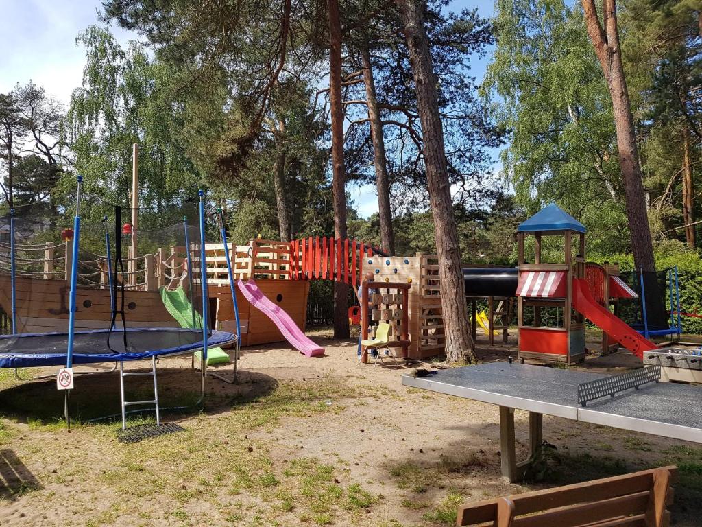 Herní místnost nebo prostor pro děti v ubytování domy szeregowe Nasza Chata - 4 minuty od plaży