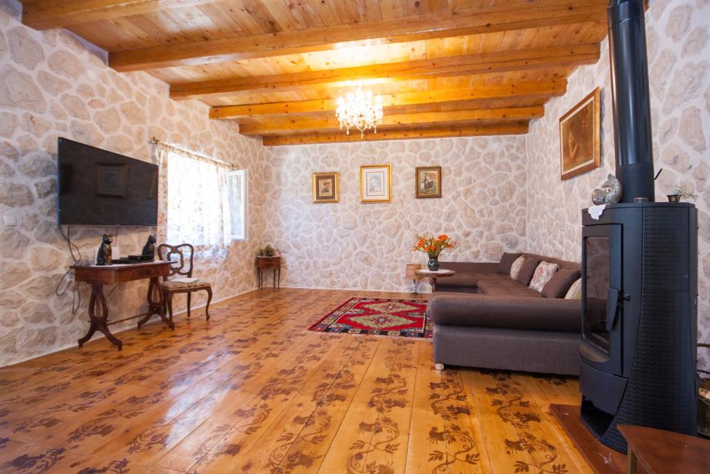 TV a/nebo společenská místnost v ubytování EASY HOLIDAY