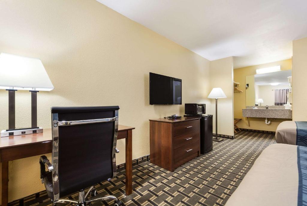 Rodeway Inn Lincoln West - University Area - Camera Standard Queen Con Due Letti Queen - Non Fumatori