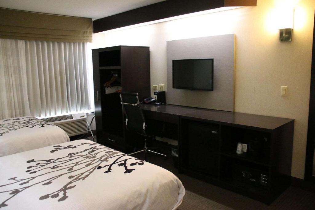 Sleep Inn near Great Lakes Naval Base - Double Room With Two Double Beds - Non-Smoking