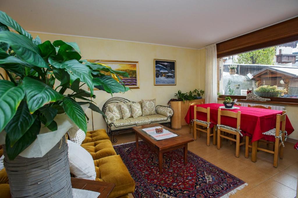 Posezení v ubytování Hotel Silene Parking and Garage