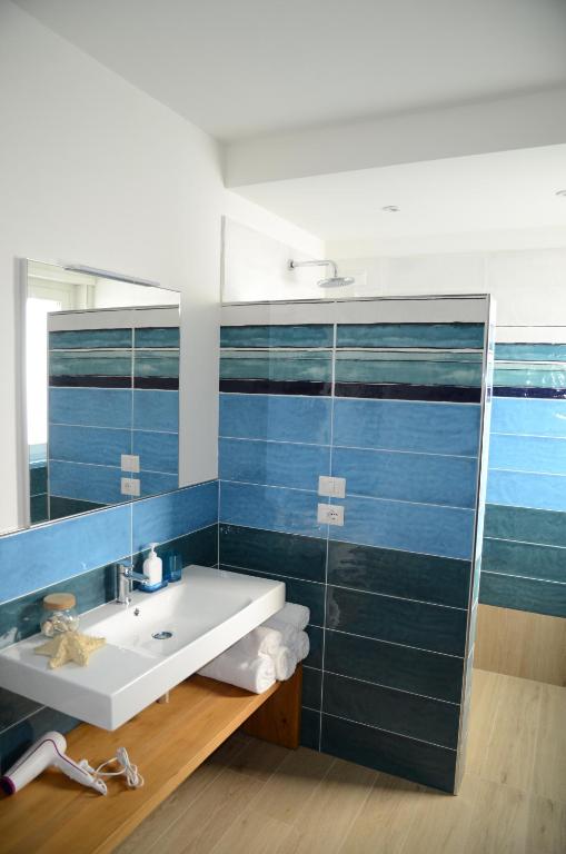 A bathroom at COSTA DEL GARDA - Lazise