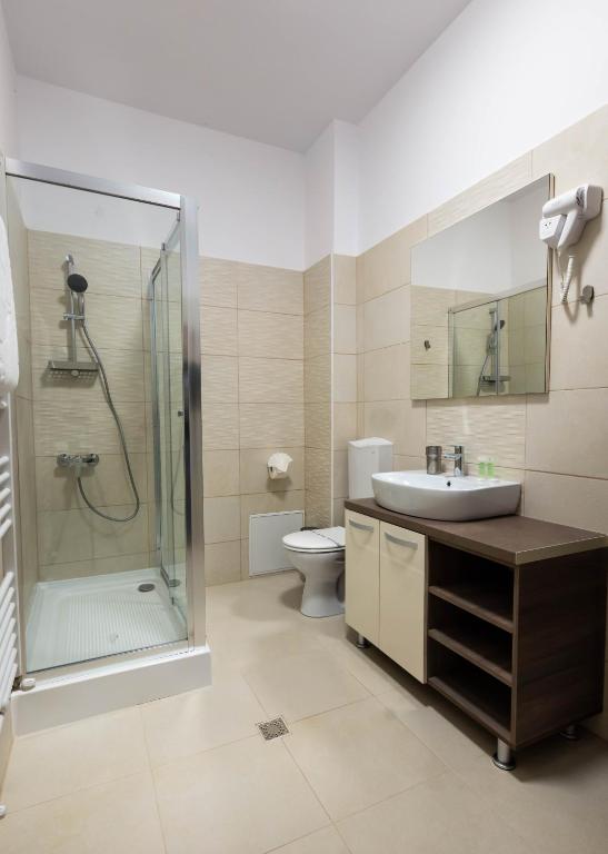 Koupelna v ubytování Resita Residence