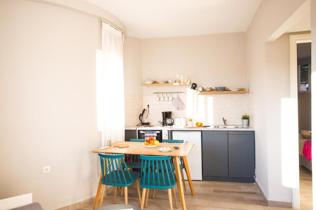 Yasmine Apartments and Rooms - 1