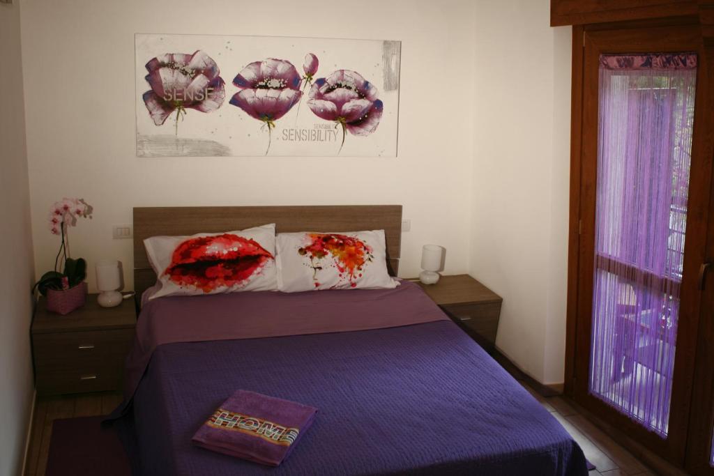 Posteľ alebo postele v izbe v ubytovaní Shelisa B&B