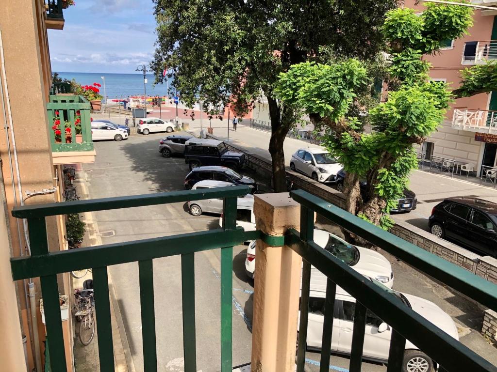 A general sea view or a sea view taken from Az apartmant