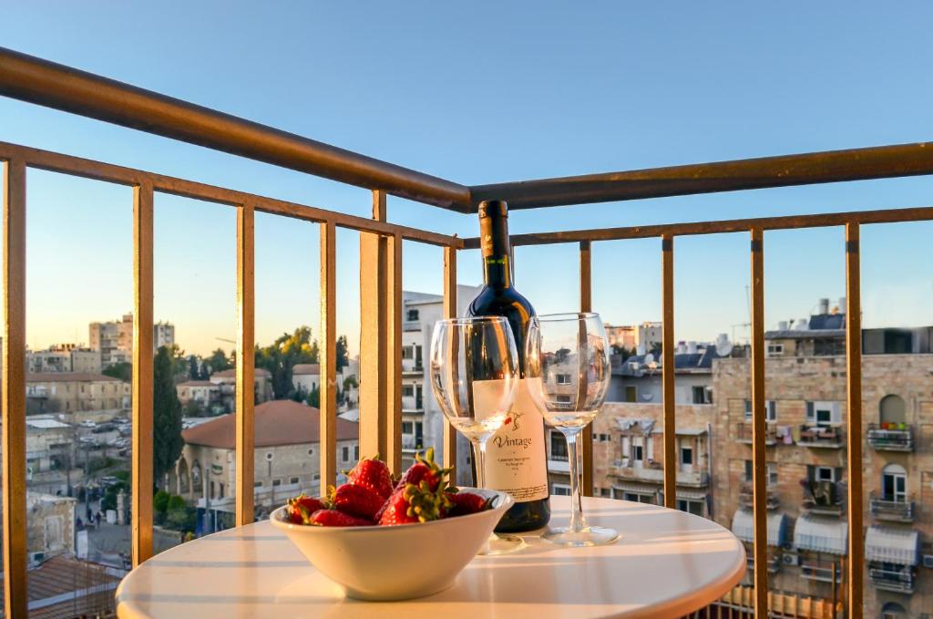 Balkón nebo terasa v ubytování Paamonim Hotel Jerusalem