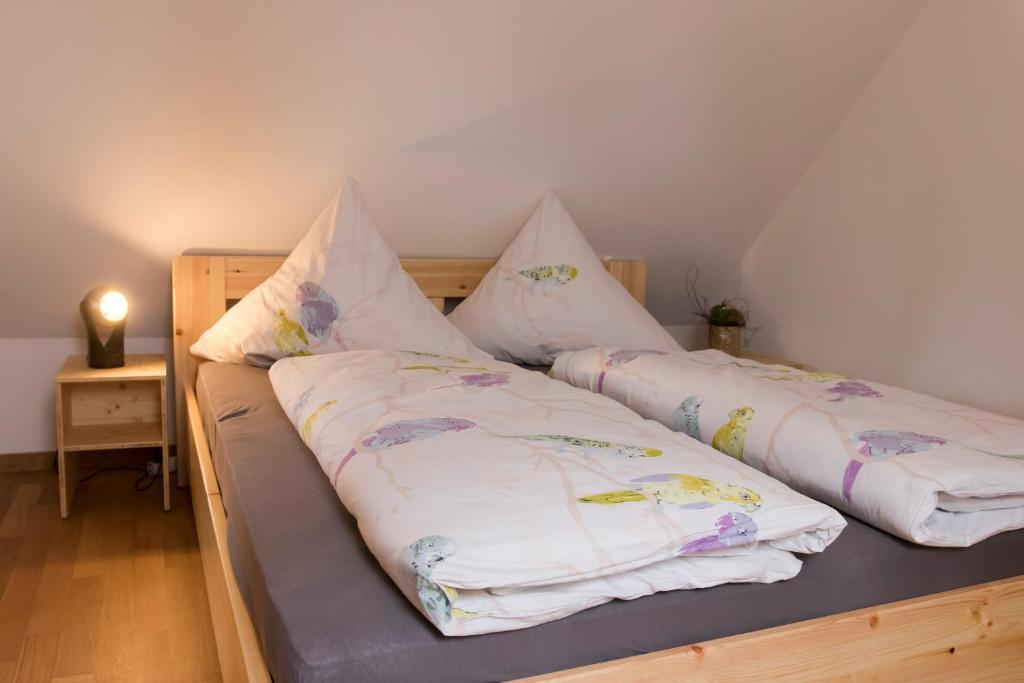 Postel nebo postele na pokoji v ubytování dresden-ferien haus