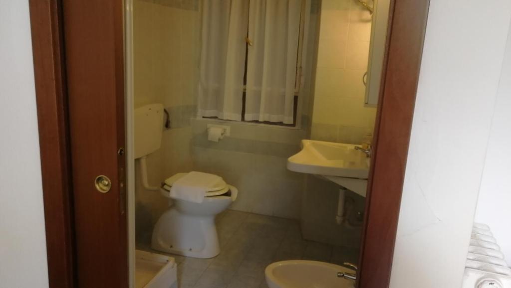 Hotel Gambara - Resim 12