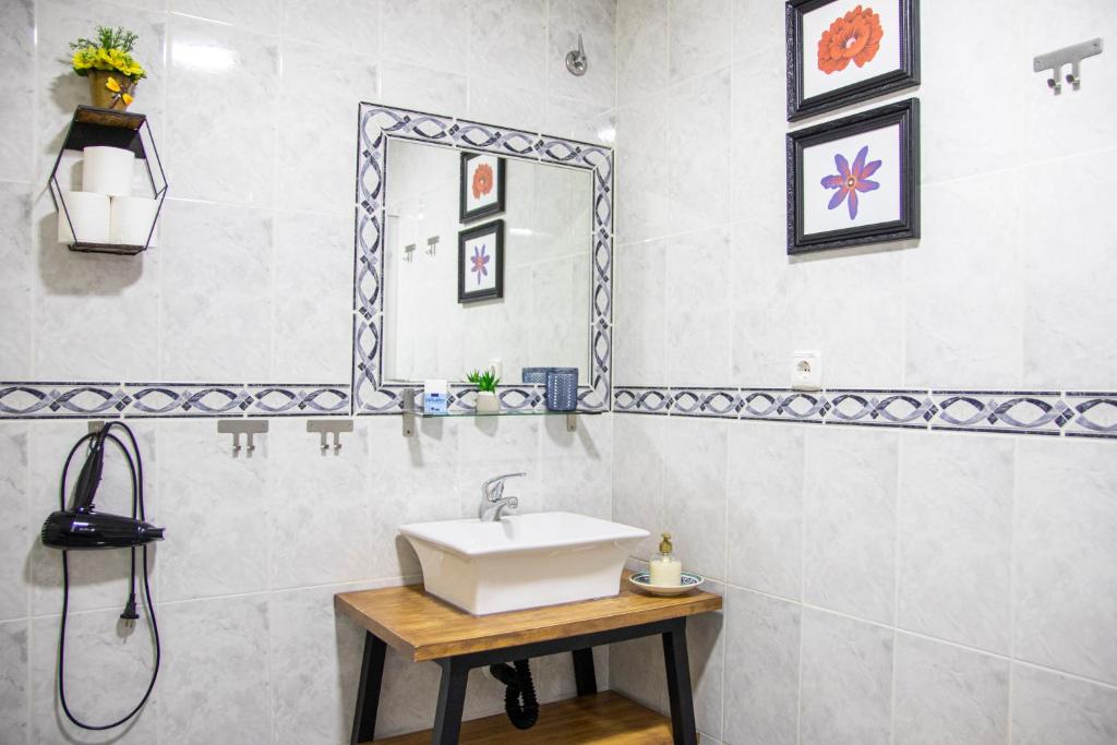 La Casa Del Poeta Córdoba Wifi y garaje gratuitos, Córdoba ...