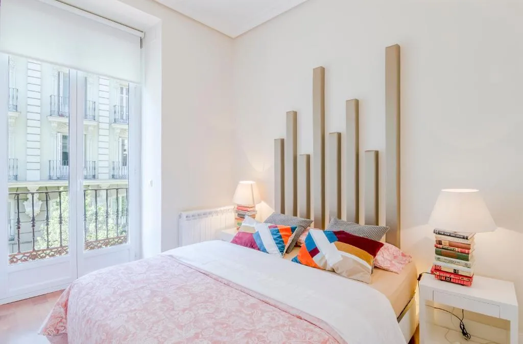 APARTAMENTO BOUTIQUE junto a La Puerta del Sol, Madrid, Spania