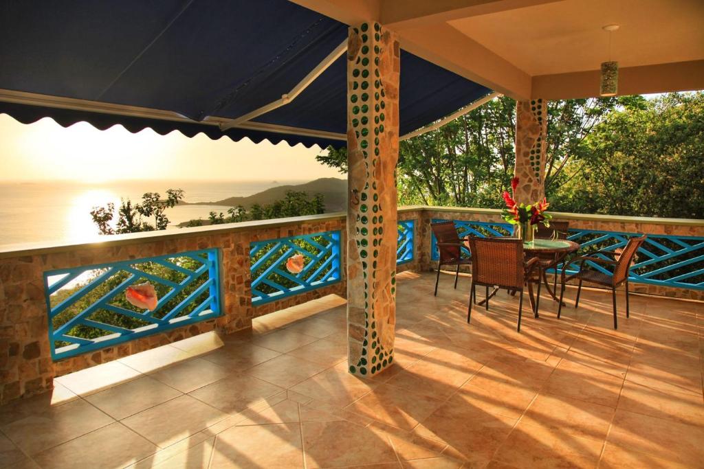 Un balcón o terraza de Aleli Cottages