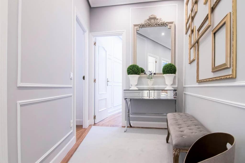 LA PLAZA Luxury Apartment (City Center) - Housity