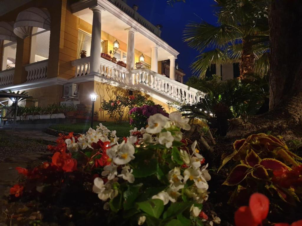 Jardí fora de Hotel Morandi