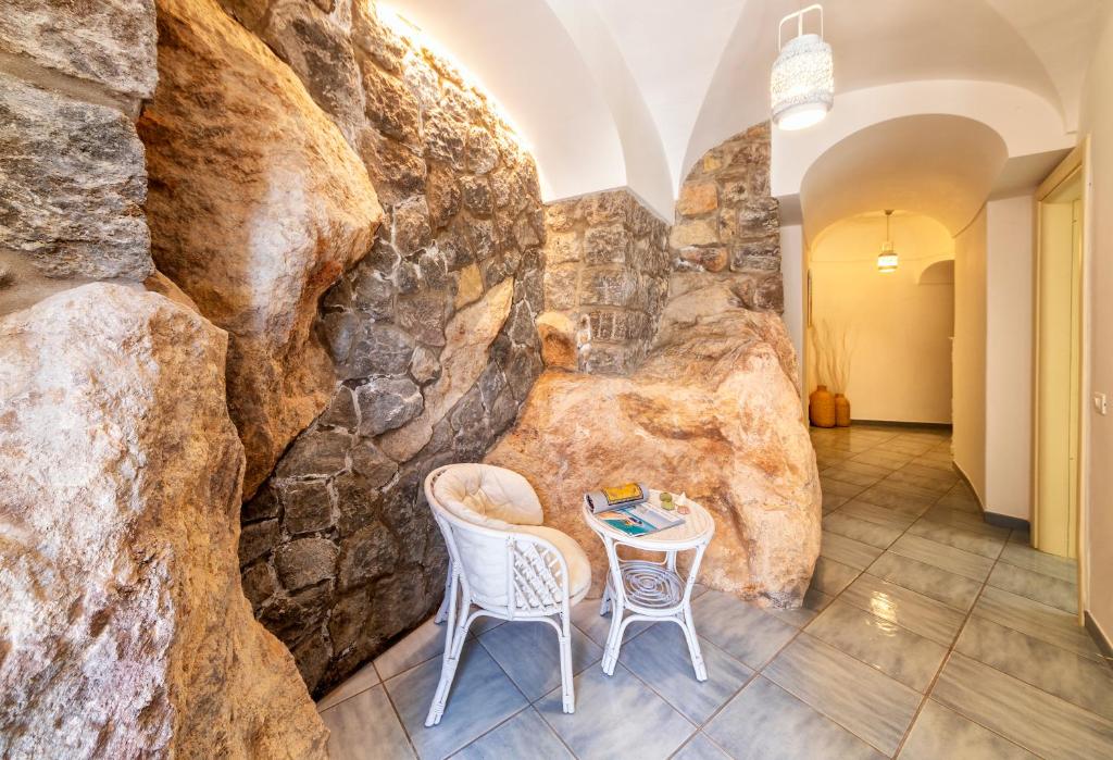 Posezení v ubytování Villa dei Lecci - 7 Luxury villas with private pool or jacuzzi