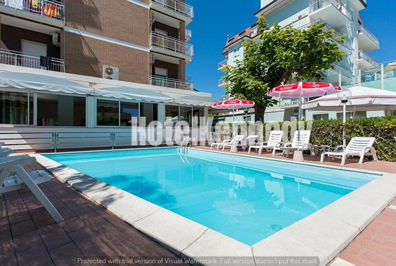Bazén v ubytování Hotel Kennedy nebo v jeho okolí