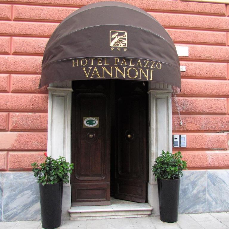 The facade or entrance of Hotel Palazzo Vannoni