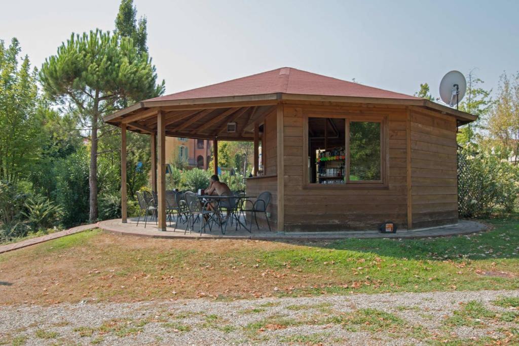 Budova, v ktorej sa apartmán nachádza