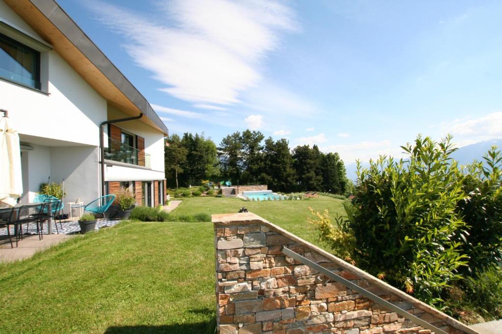 Zahrada ubytování Montreux Holiday Home