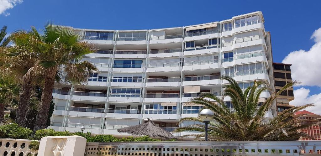 1 Linea Playa San Juan, Alicante – Precios actualizados 2023