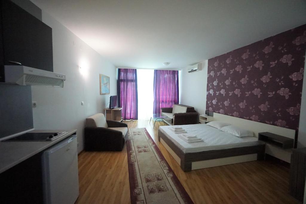 Apartments in hotel Primorsko Del Sol - 
