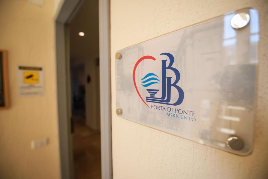 Certifikát, hodnocení, plakát nebo jiný dokument vystavený v ubytování B&B Porta di Ponte