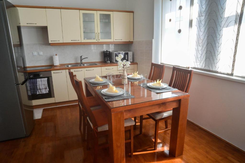 Kuchyňa alebo kuchynka v ubytovaní Apartment Claudia, near old town, free parking place
