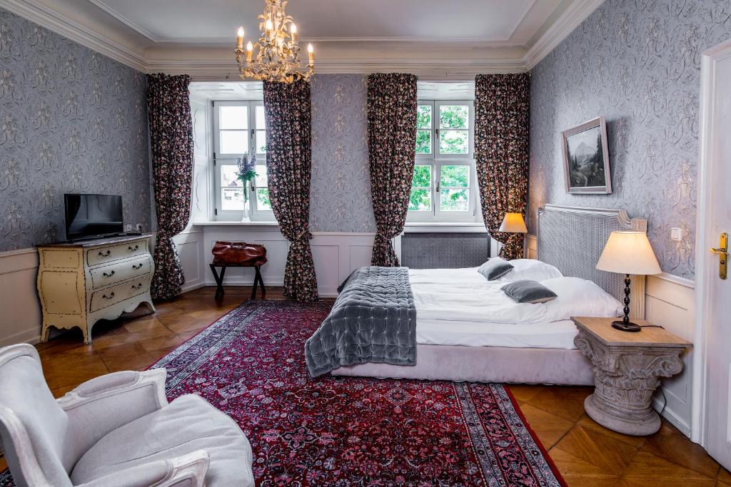 Posteľ alebo postele v izbe v ubytovaní Hotel Palac Staniszow