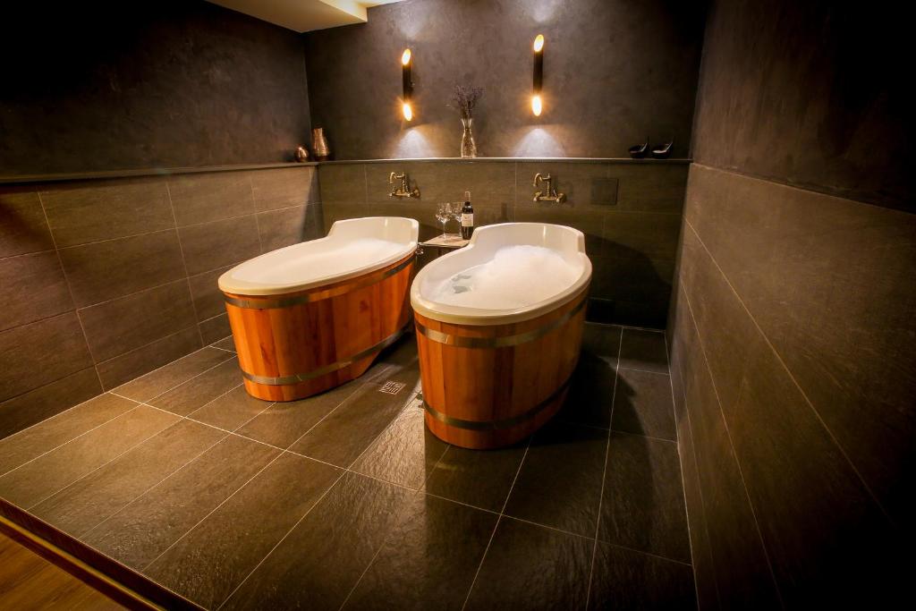 Kupatilo u objektu LH Hotel Dvořák Tábor Congress & Wellness